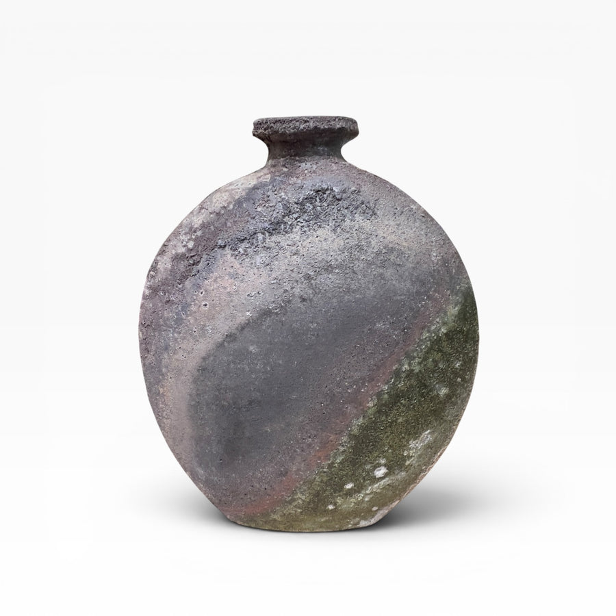 Nishiura Takeshi 1941-2024 西浦武, grand vase plat en grès d’Echizen à effets de cuisson, vers 2002