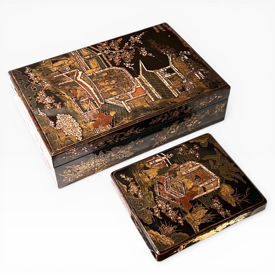 Ensemble en laque des Ryūkyū à décor des arts lettrés chinois, bunko et suzuribako, époque Momoyama
