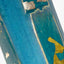 Autre vue du vase octogonal Hissan Tōen de Shigaraki, à glaçure bleu persan rehaussée de feuilles d’or et d’argent.