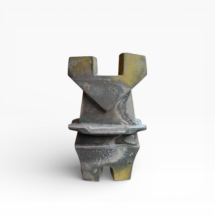 Vase sculptural en grès à l’inspiration Jōmon, Koinuma Michio (肥沼美智雄), Japon