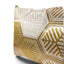 Detail detoure du tissage Nishijin a decor de cristaux de glace, relief de soie creme et rehauts d or