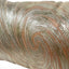Détail du tissage Nishijin, tourbillon argenté et nuances chaudes sur fond rose poudré