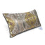 Vue de trois quarts du coussin en obi Nishijin ancien, soie metallisee or, nuances violacees et cuivrees