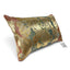 Vue de trois quarts du coussin contemporain Sinapango Interiors Paris realise a partir d un obi Nishijin japonais ancien en soie et fil d or