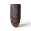 Grand vase de Takenishi Tatsuto en céramique de Tobe, vue de rotation montrant la surface incisée brun rouge et gris noir